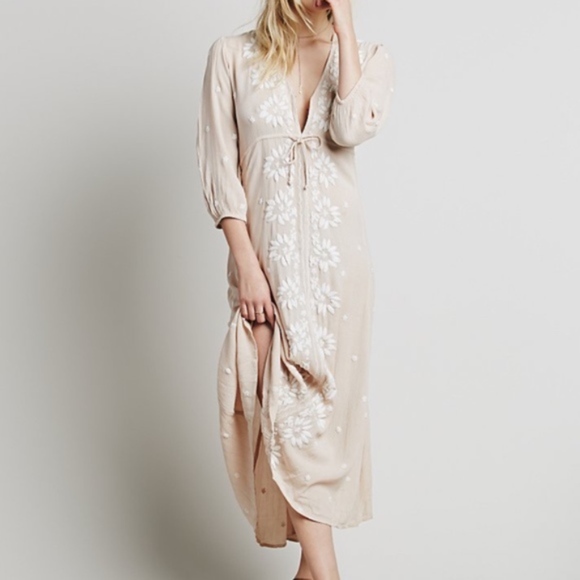 Free People Dresses & Skirts - NWOT FREE PEOPLE EMBROIDERED FABLE DRESS